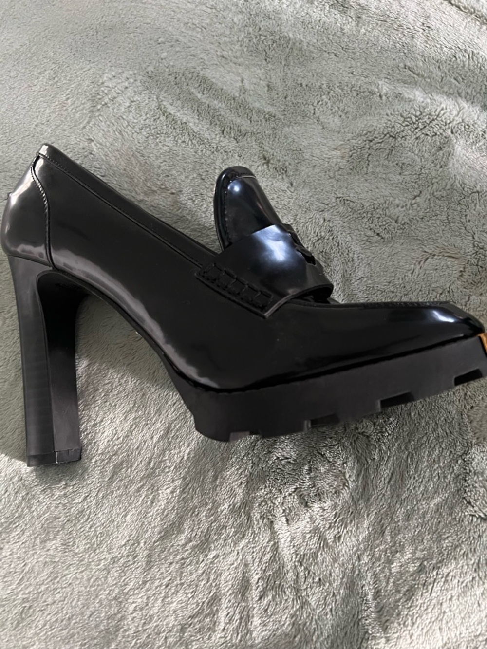 Karl Lagerfeld Black Patent Loafers with Tan Toe Accent - Picture 9 of 12